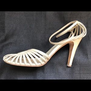 Cream Gucci heels 10B